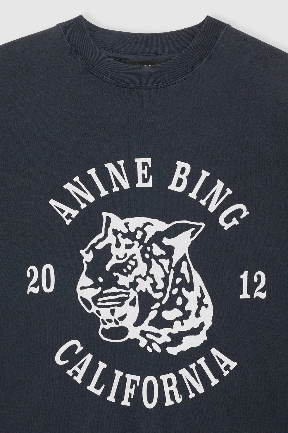Avi Tee Collegiate Leopard - Washed Charcoal