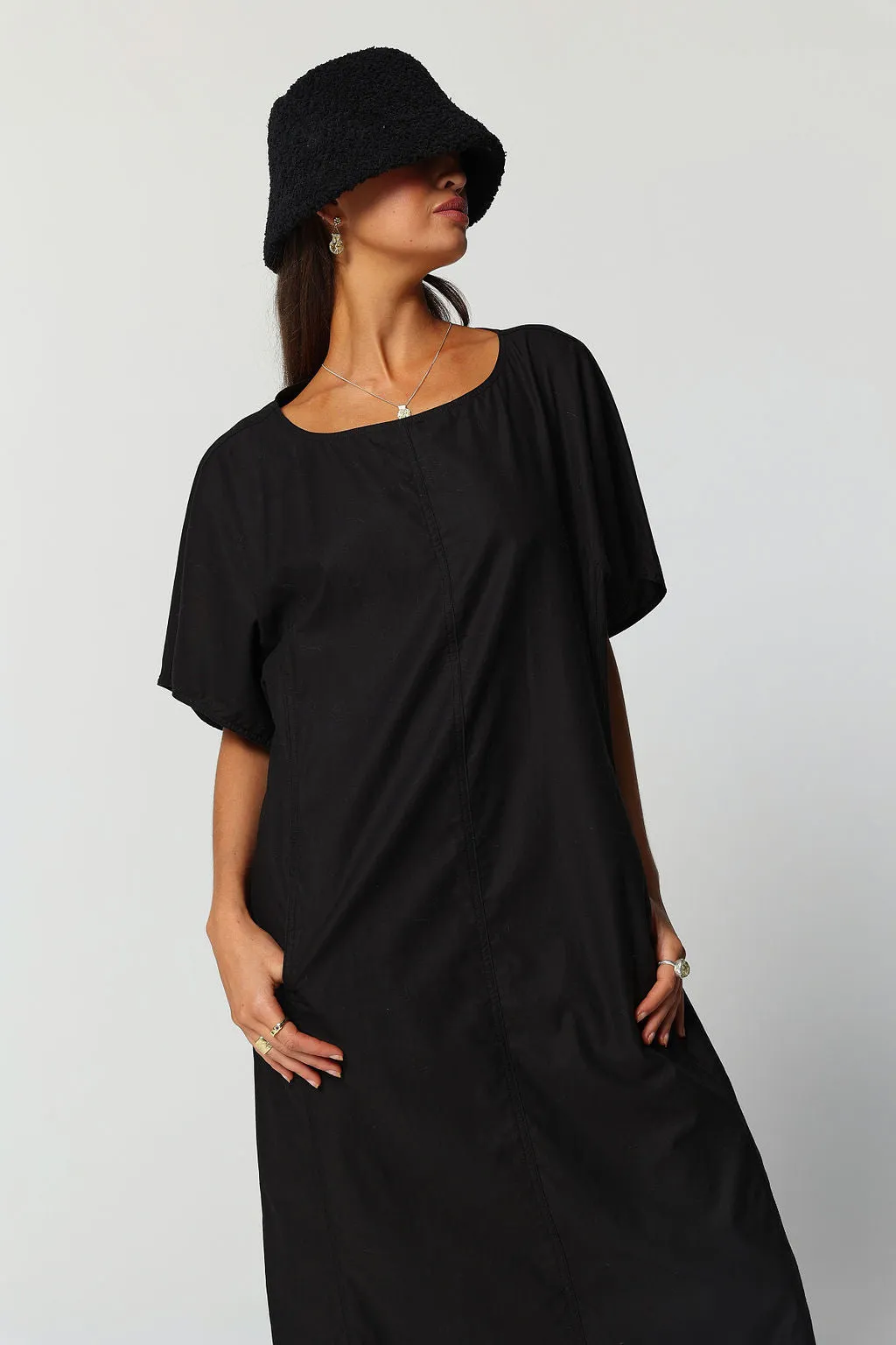 MONDAY DRESS